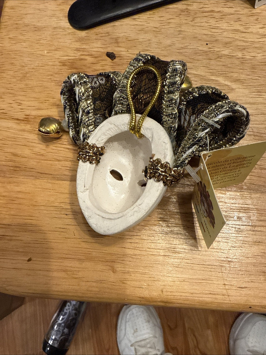 WHITE  CERAMIC MINIATURE JOLLINI VENETIAN MASQUERADE MASK ITALY BIN 231