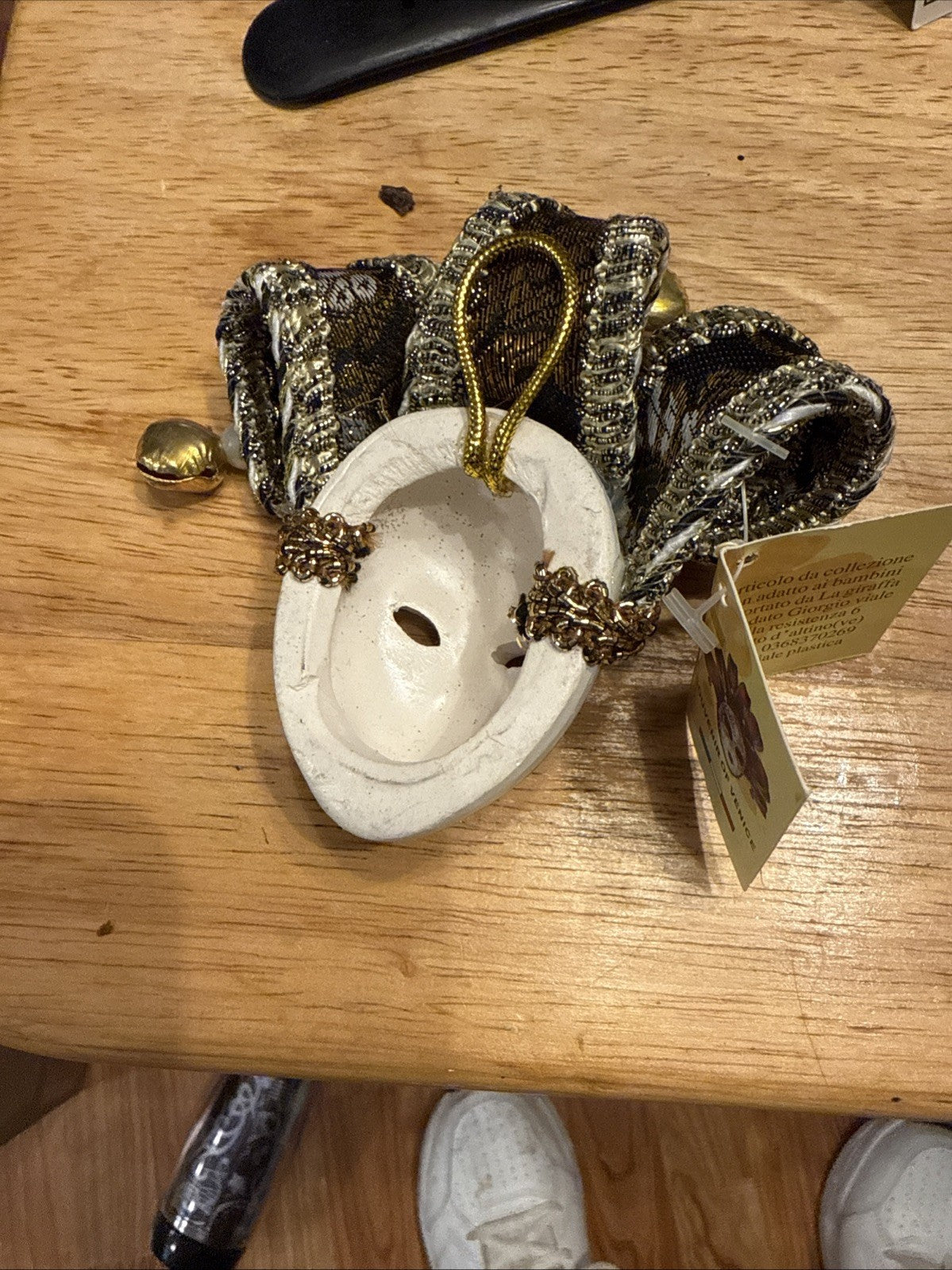 WHITE  CERAMIC MINIATURE JOLLINI VENETIAN MASQUERADE MASK ITALY BIN 231