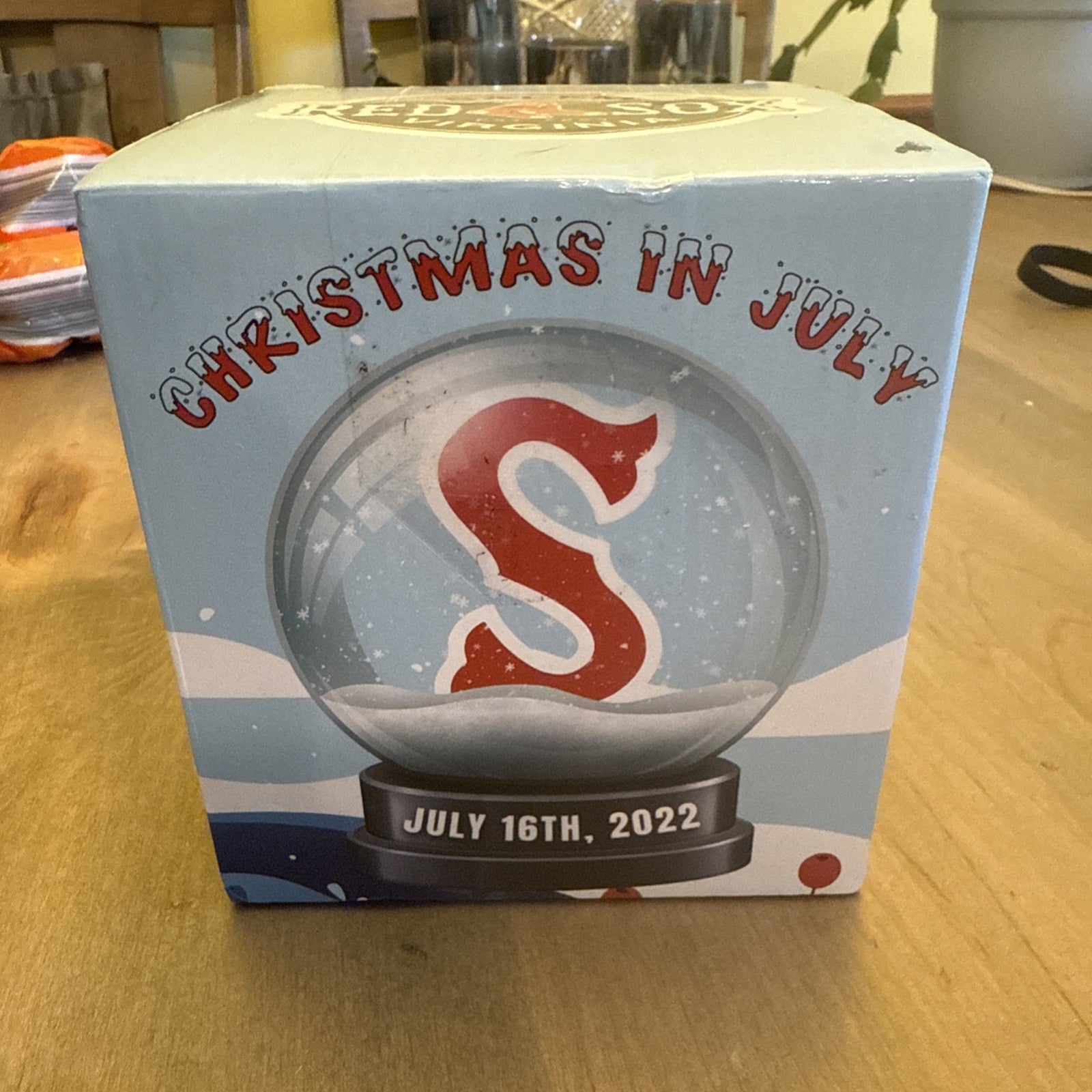 Salem Red Sox 2022. Christmas In July Snow Globe - Mugsy - SGA - NIB BIN 990