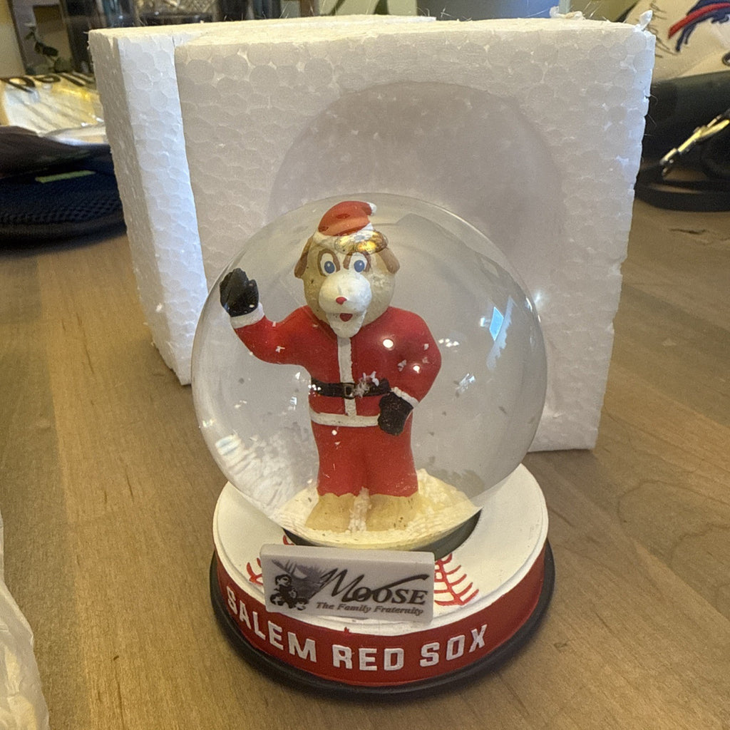 Salem Red Sox 2022. Christmas In July Snow Globe - Mugsy - SGA - NIB BIN 992