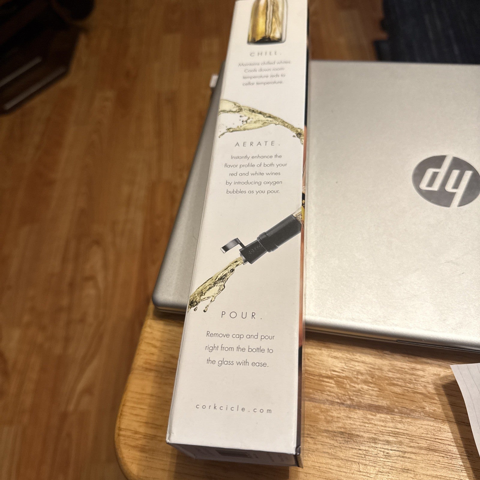 Corkcicle Air Wine Bottle Chiller Aerator Pour 86219 TUB 31