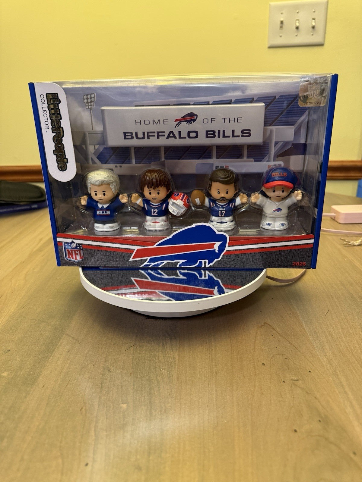 Fisher-Price Buffalo Bills Wegmans Little People 2025 Collectible0