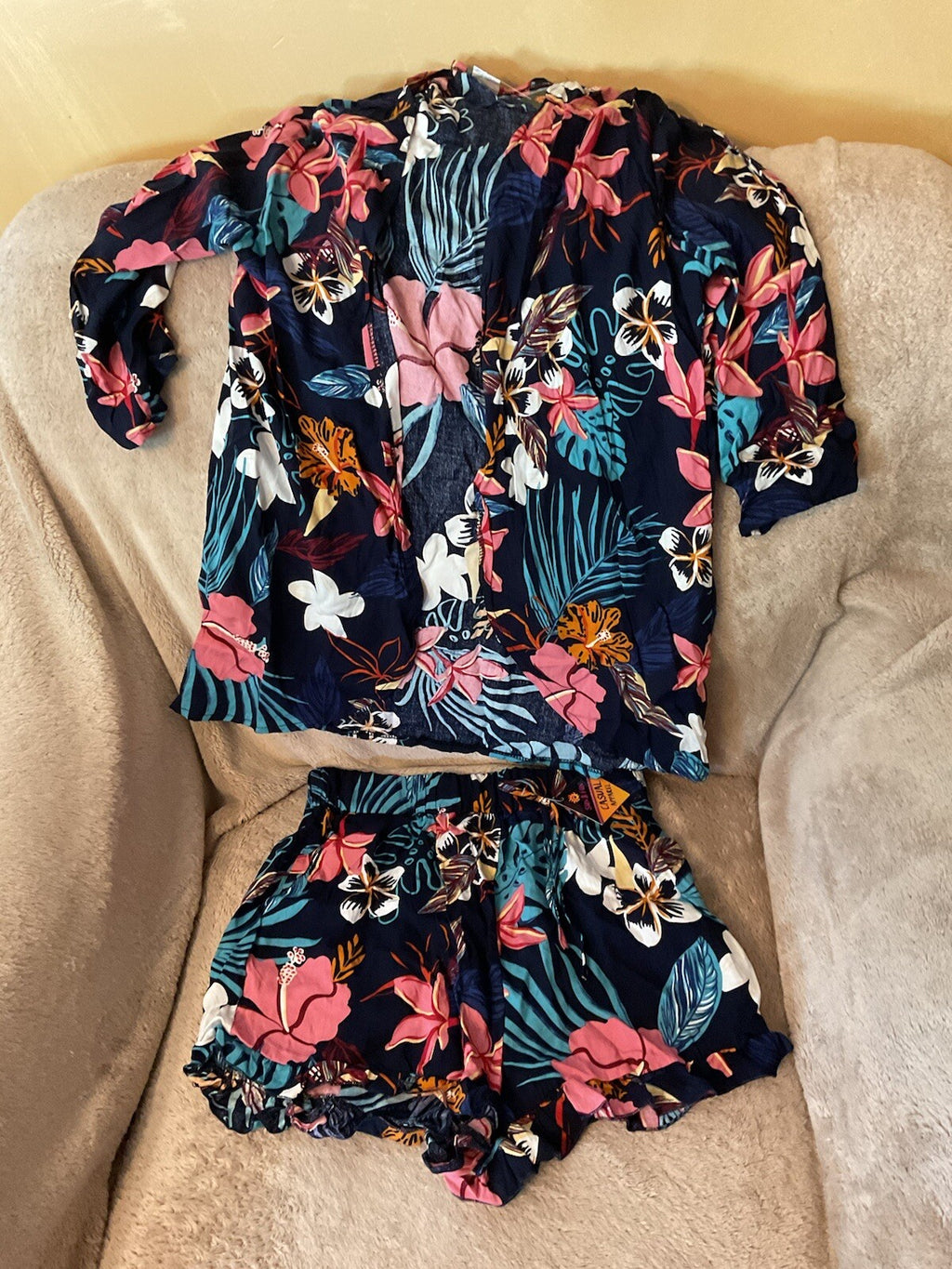 Sun& Fun Beach Cover Up Shorts Set Size Medium1