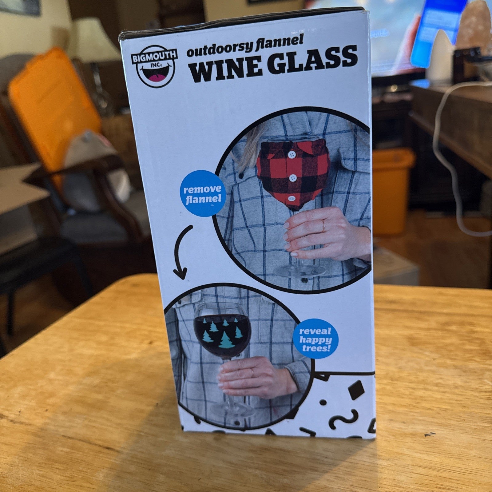 Outdoorsy Flannel Large Wine Glass NEW In The Box! Holiday Christmas Gift BIN 991
