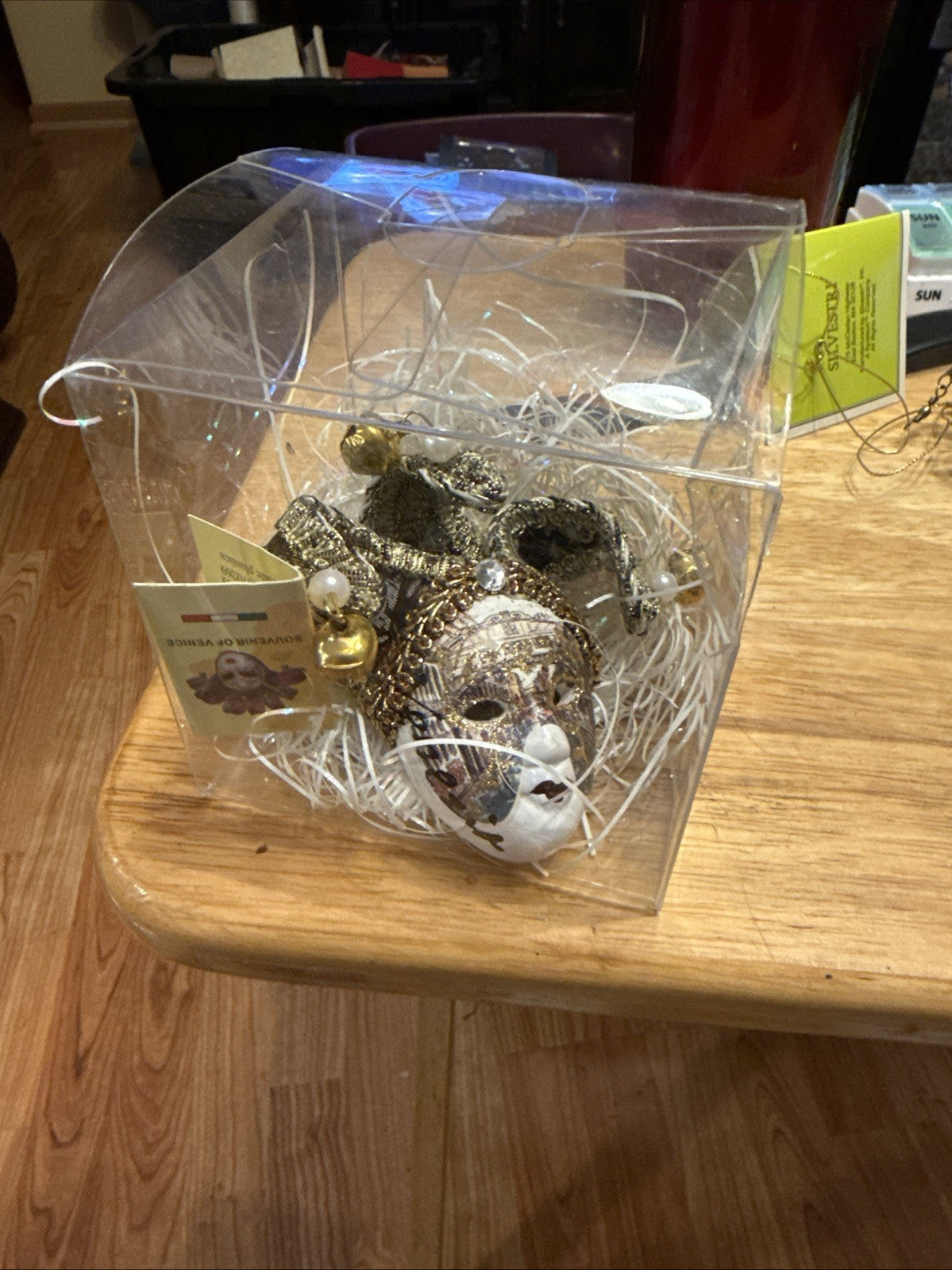 WHITE  CERAMIC MINIATURE JOLLINI VENETIAN MASQUERADE MASK ITALY BIN 234