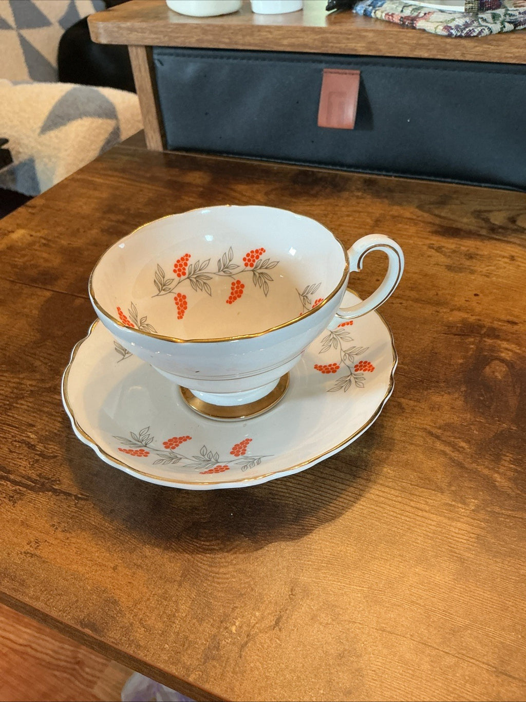 Crown StaffordshIre Bone China Orange Berries Tea Cup & Saucer CHN 22 WHT 10