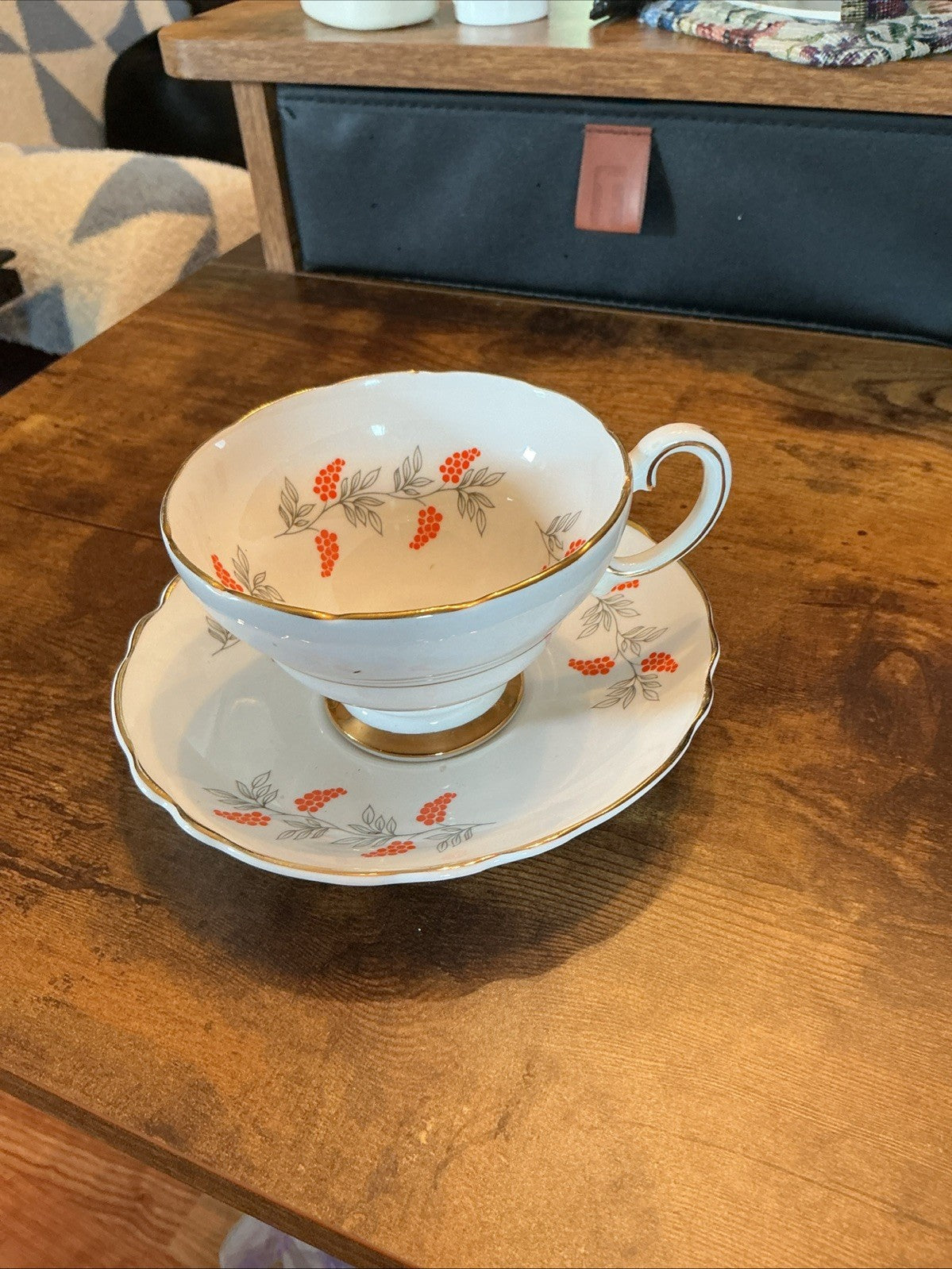 Crown StaffordshIre Bone China Orange Berries Tea Cup & Saucer CHN 22 WHT 10