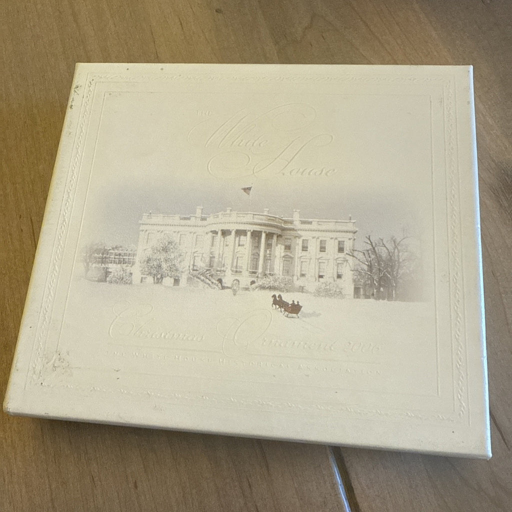 2006 THE WHITE HOUSE HISTORICAL SOCIETY 3D BRASS ORNAMENT (CB3085) BIN 990