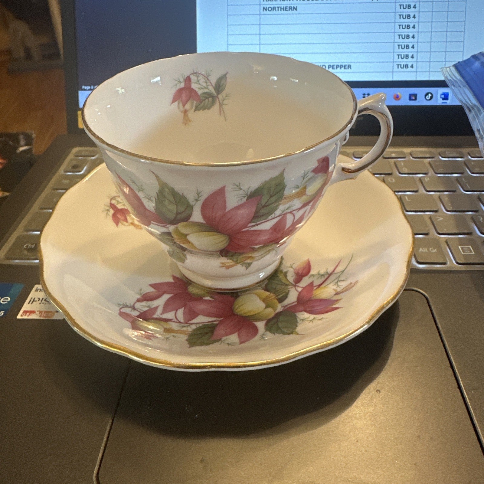 Royal Vale Flowered Cup / Saucer Bone China Gold Trim Made in England 75C CHN 380