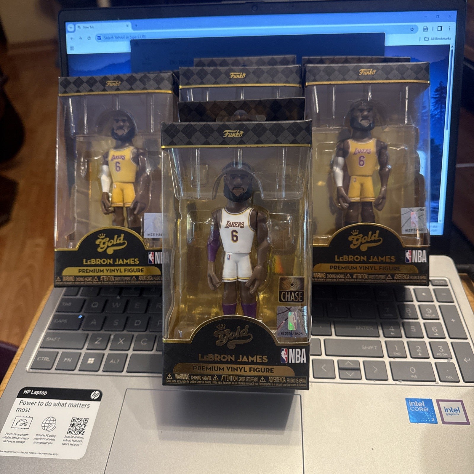 LOT Lebron James Premium Vinyl Funko Figure Set 1 Chase White  & 3 Yellow BIN 92