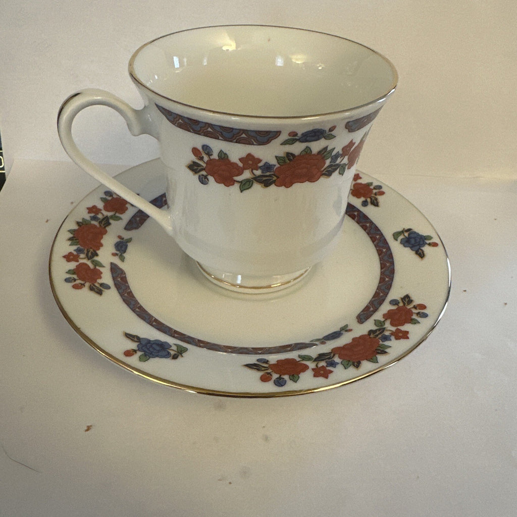Crown Ming "OLD IMARY" Fine China Cup & Saucer Red & Blue Flowers CHN 370