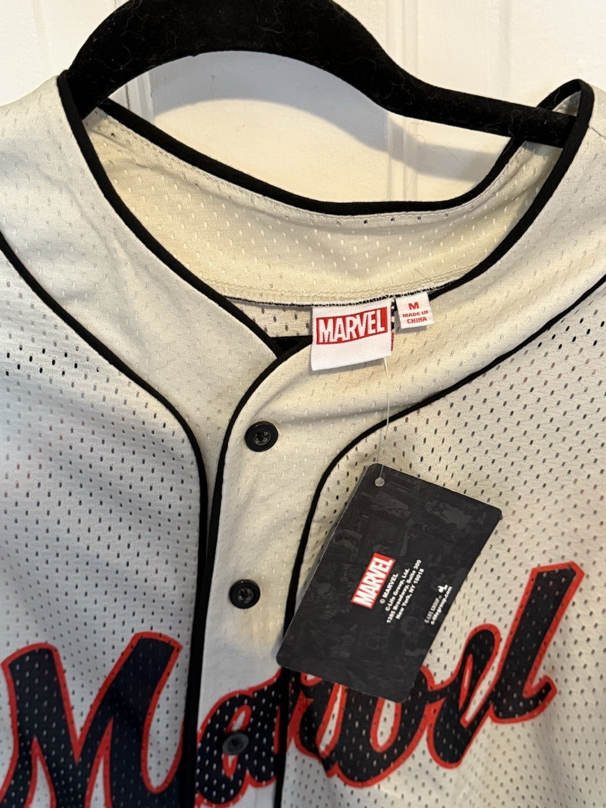 Marvel Avengers Men's #39 Full Button Baseball Jersey Medium BIN 62