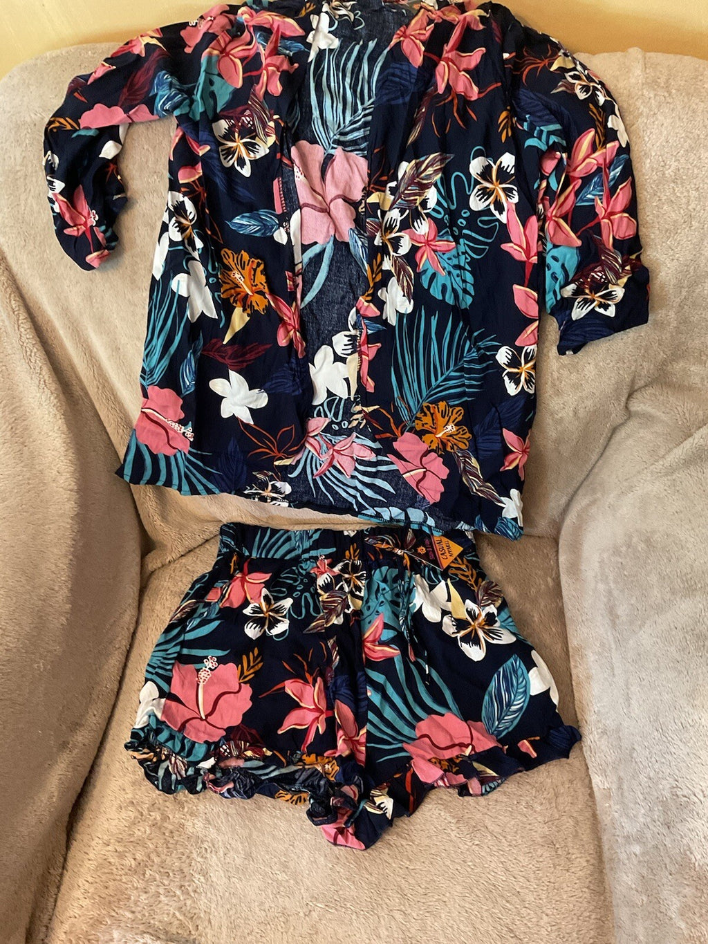 Sun& Fun Beach Cover Up Shorts Set Size Medium0