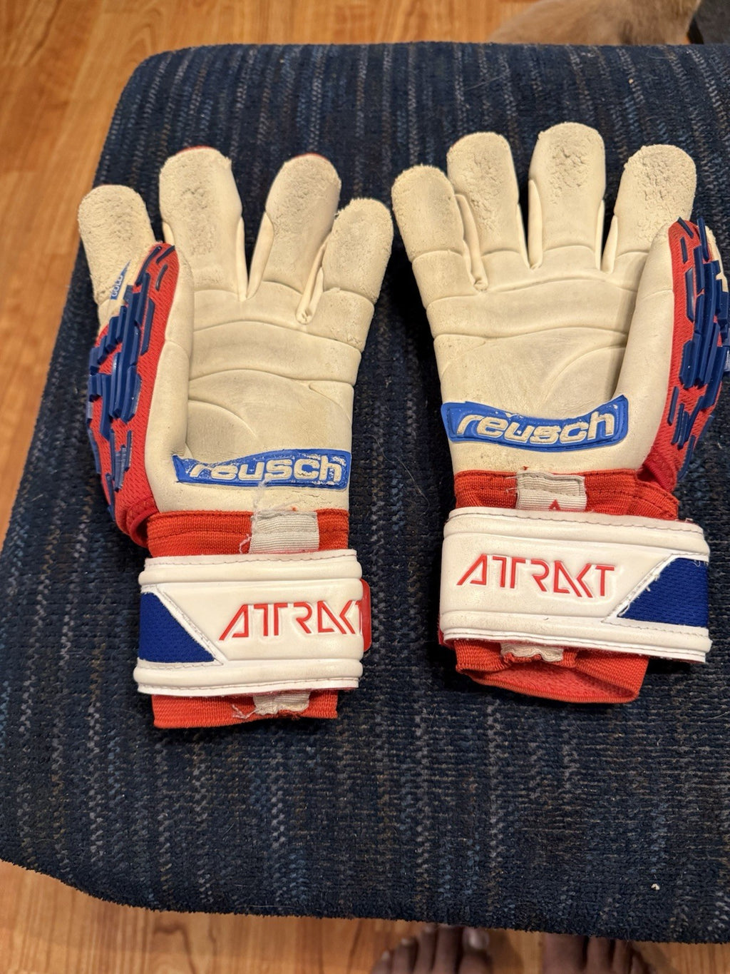 Reusch Venomous Gold Goalkeeper Gloves - Size 8 TUB 33