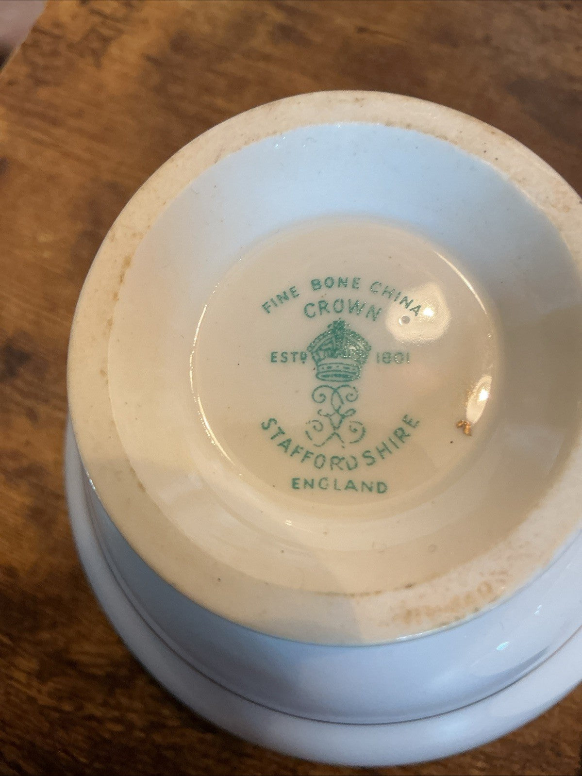 Crown StaffordshIre Bone China Orange Berries Tea Cup & Saucer CHN 22 WHT 13