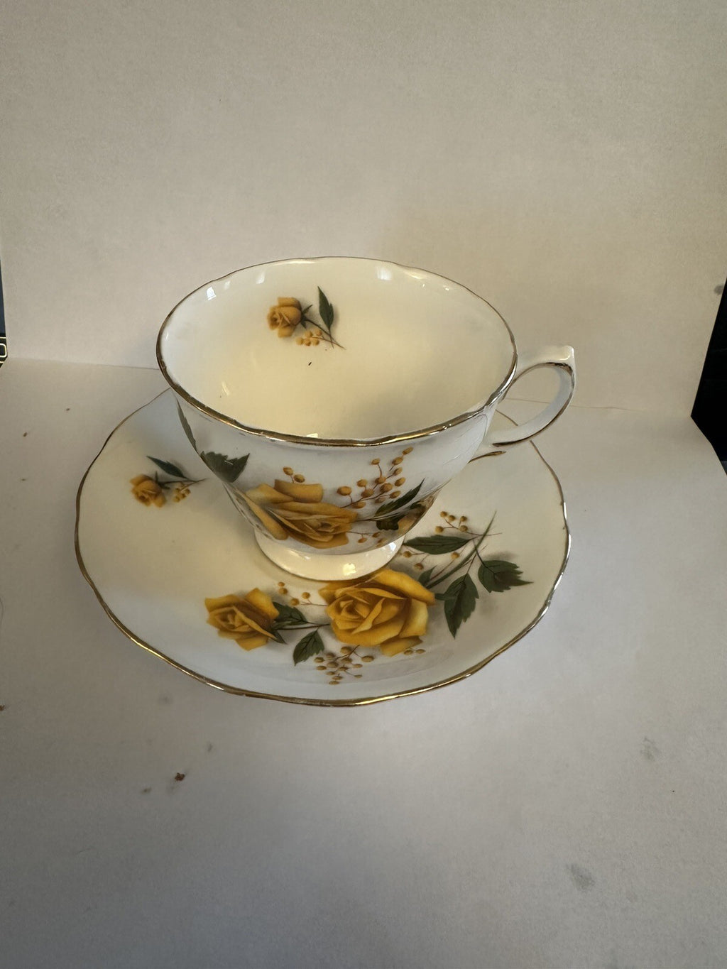 VTG. ROYAL VALE, Bone China Cup & Saucer, Yellow Rose Gold Trim, England CHN 410