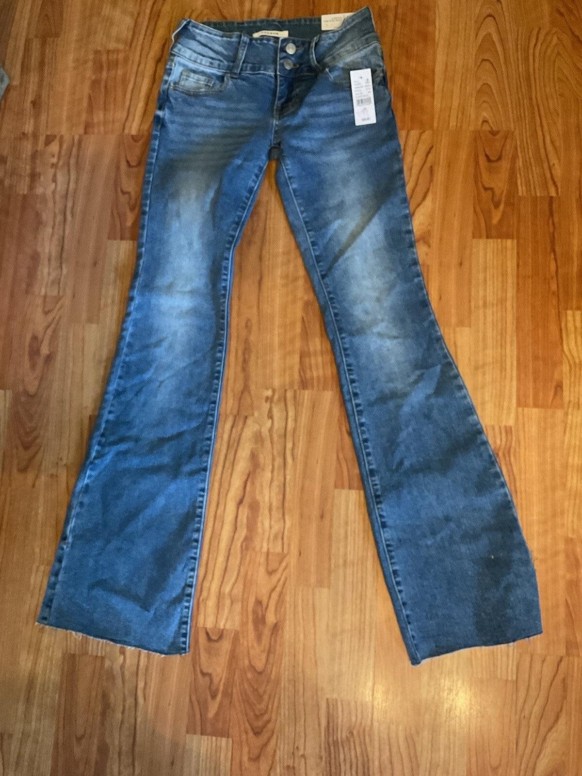 Pacific Sunwear Low Rise Distressed Medium Wash Jeans Size 24 Bin 30