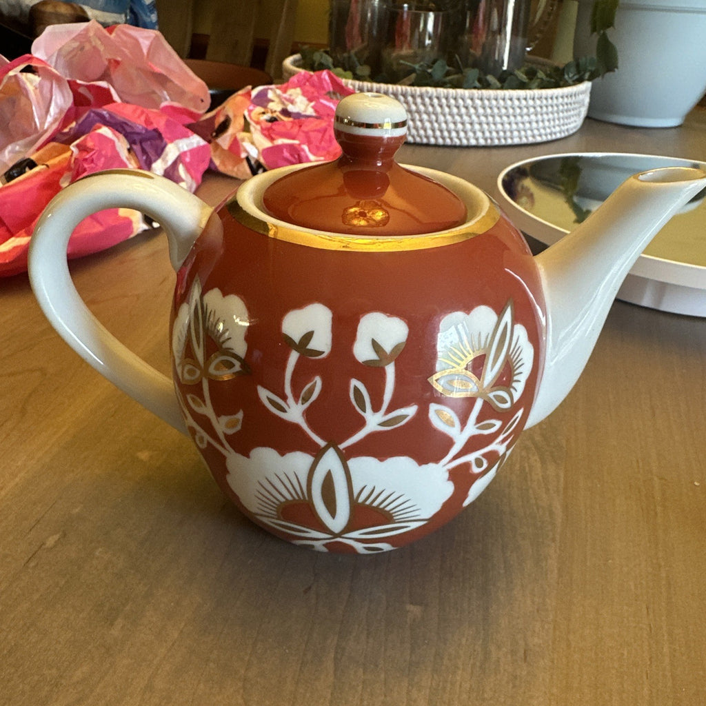 New WS Williams Sonoma Thai Imari Gold Trim Floral Deer Teapot. CHN 480