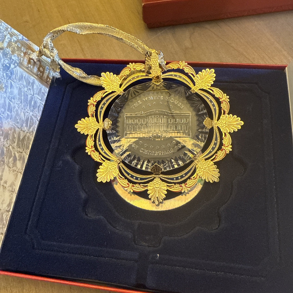 The White House Historical Association 2002 Christmas Ornament BIN 994