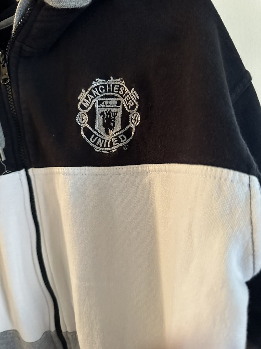 Manchester United 3-Stripes Track Jacket, Gray/White and Black SZ LARGE BG 5872