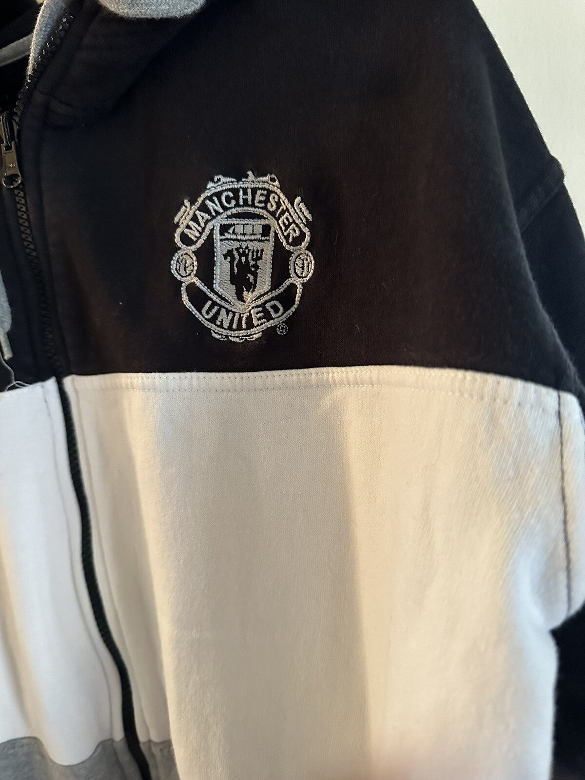 Manchester United 3-Stripes Track Jacket, Gray/White and Black SZ LARGE BG 5872