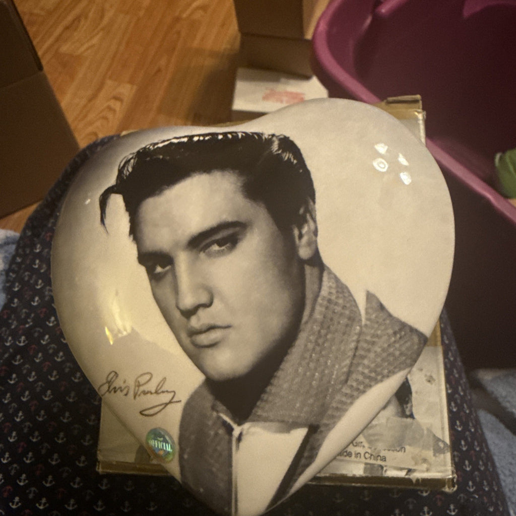 Elvis Presley heart box 1999 Vandor ceramic keepsake BIN 991