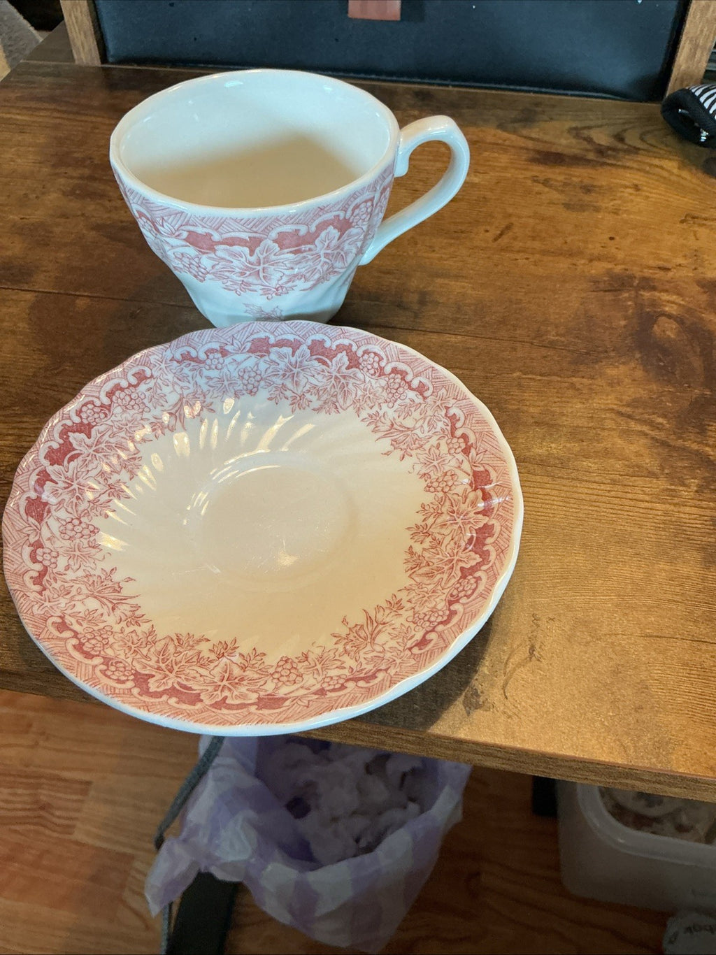 Queen's Seasons Greetings Myott Factory Cup & Saucer CHN 151