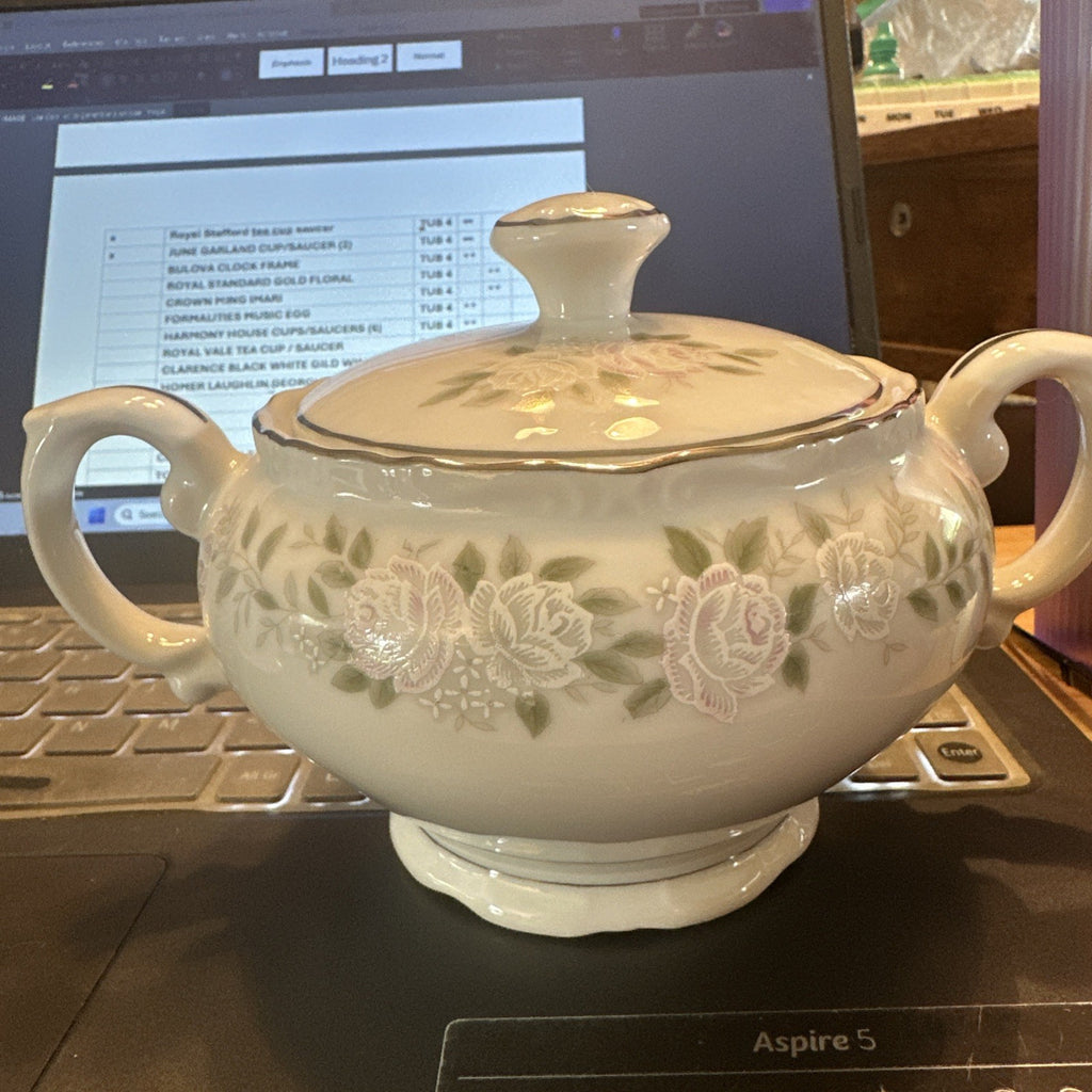 Sheffield White Flower 501 Creamer And Suger Bowl  CHN 452