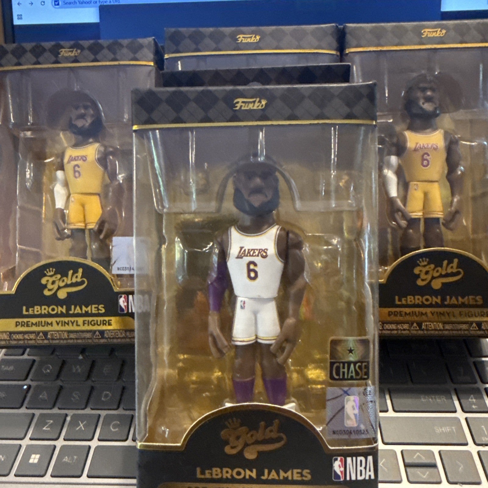 LOT Lebron James Premium Vinyl Funko Figure Set 1 Chase White  & 3 Yellow BIN 90
