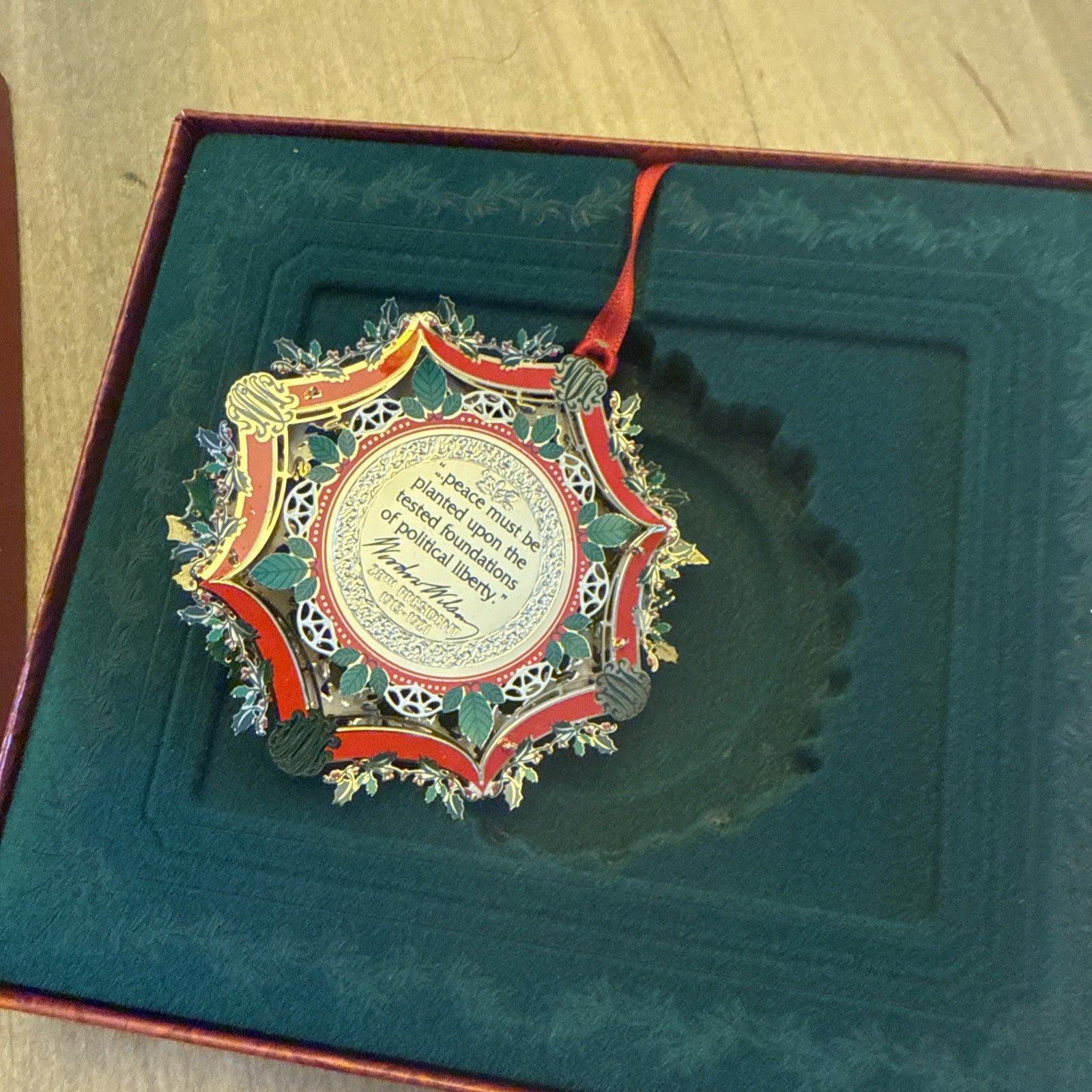 The White House Historical Association Christmas Ornament 2013 BIN 993