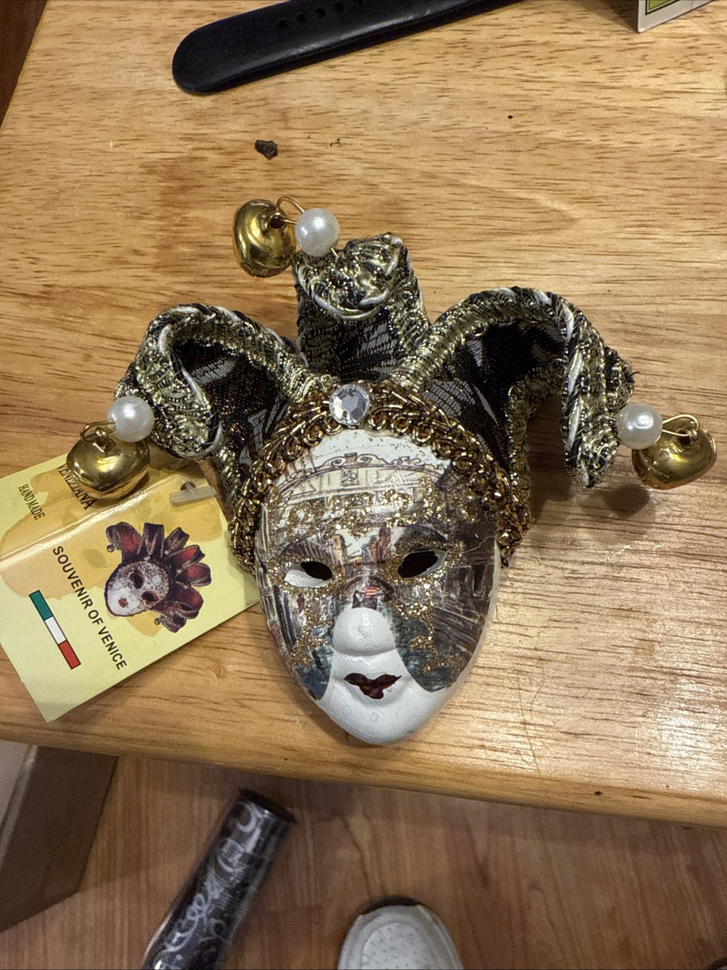 WHITE  CERAMIC MINIATURE JOLLINI VENETIAN MASQUERADE MASK ITALY BIN 230