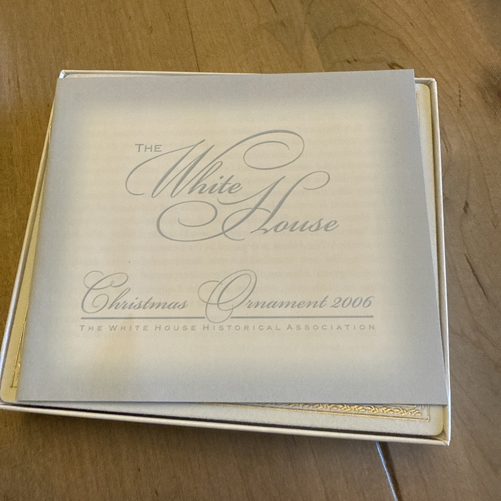 2006 THE WHITE HOUSE HISTORICAL SOCIETY 3D BRASS ORNAMENT (CB3085) BIN 991