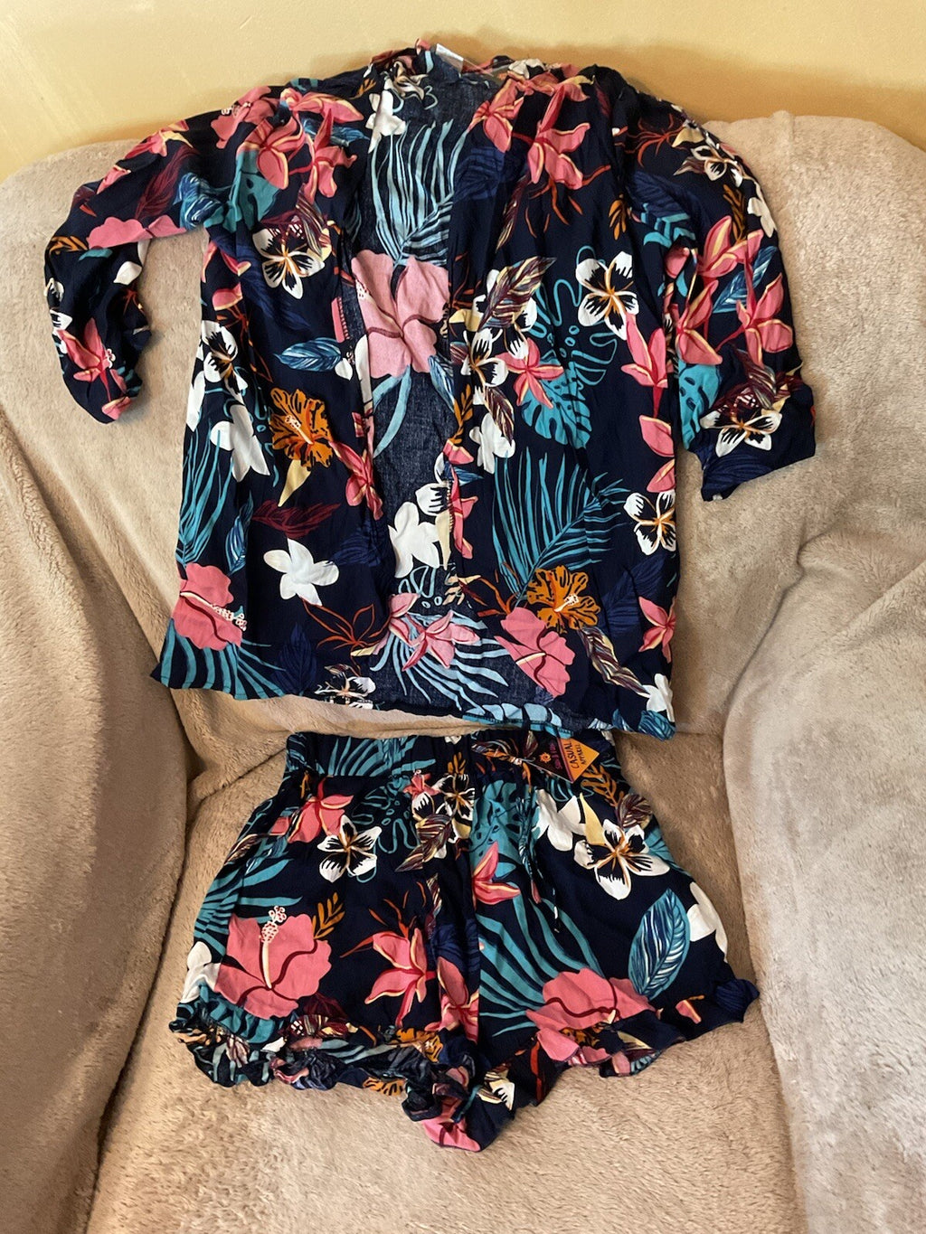 Sun& Fun Beach Cover Up Shorts Set Size Medium2