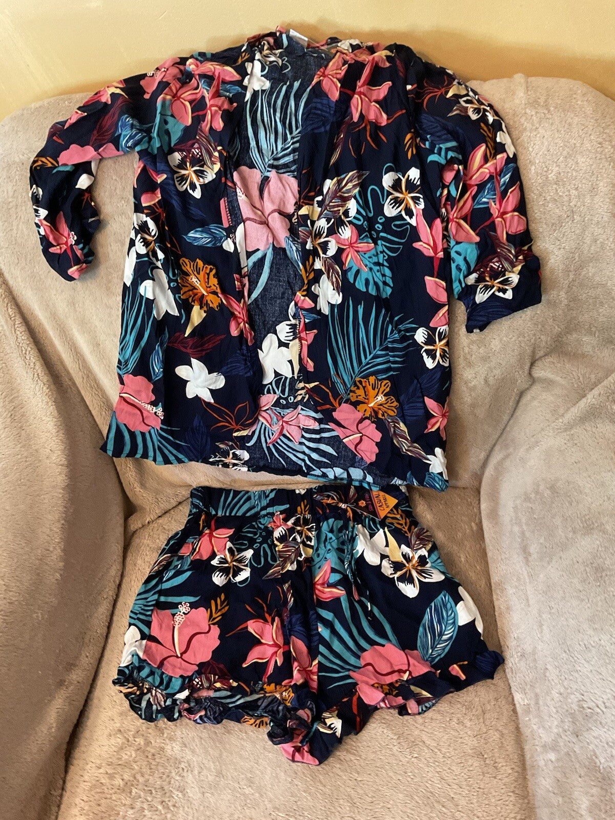 Sun& Fun Beach Cover Up Shorts Set Size Medium2