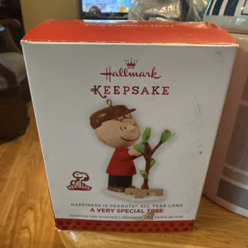 Hallmark 12 months December 2013 Ornament titled Very Special Tree Charlie BIN 90