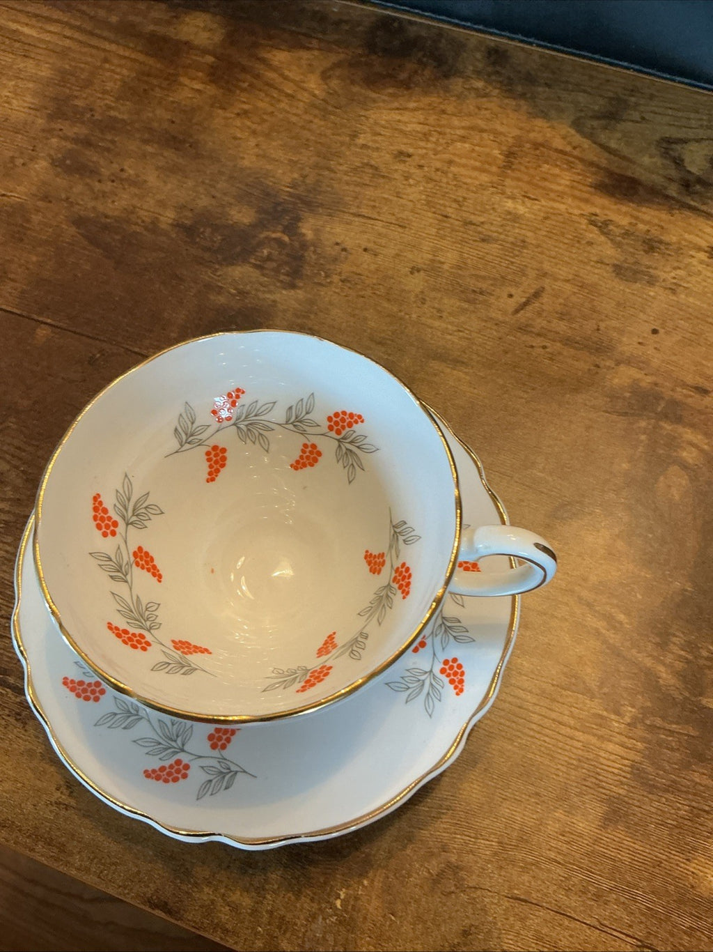 Crown StaffordshIre Bone China Orange Berries Tea Cup & Saucer CHN 22 WHT 14