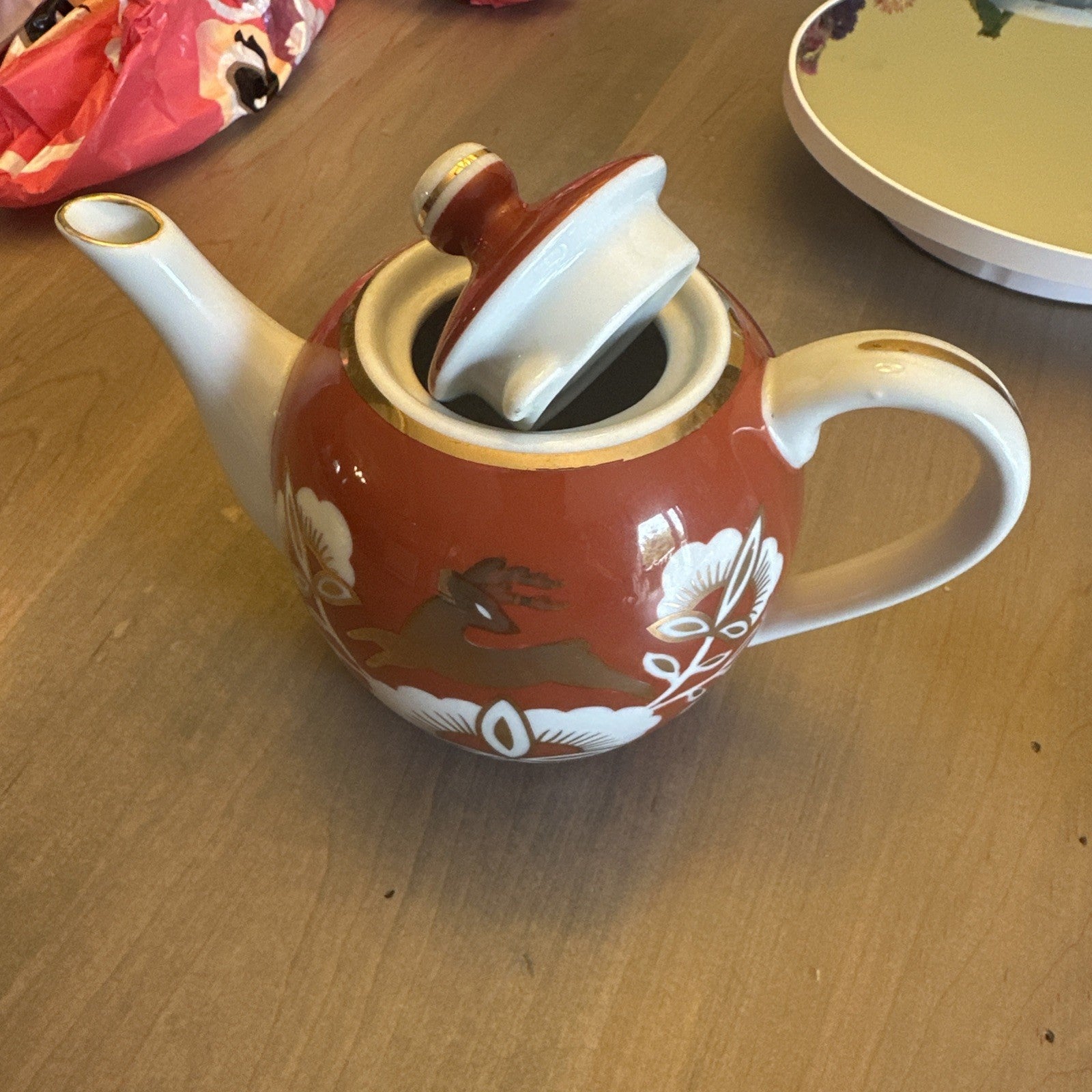 New WS Williams Sonoma Thai Imari Gold Trim Floral Deer Teapot. CHN 482