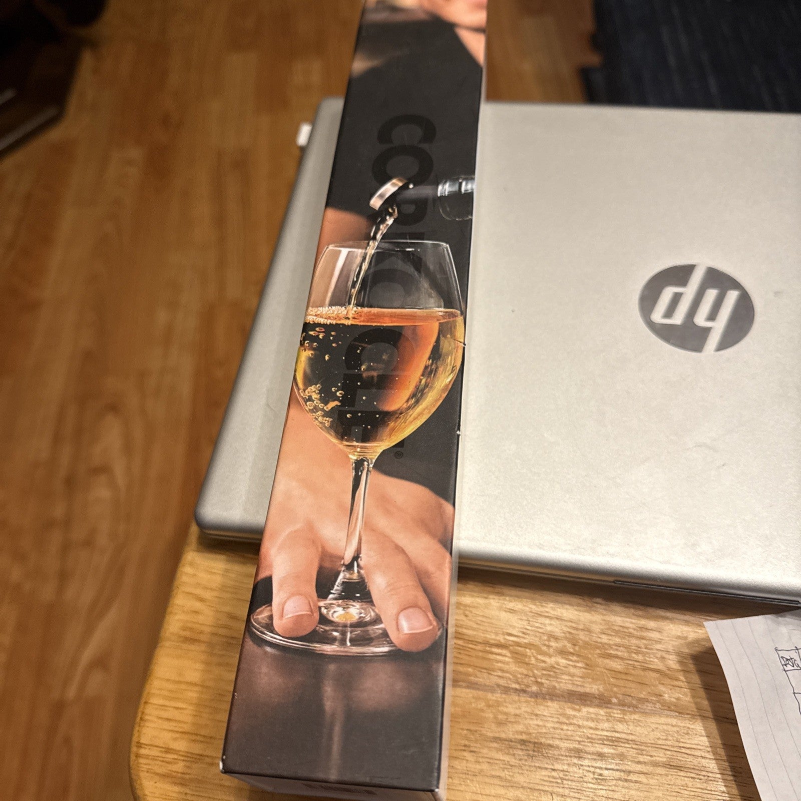 Corkcicle Air Wine Bottle Chiller Aerator Pour 86219 TUB 32