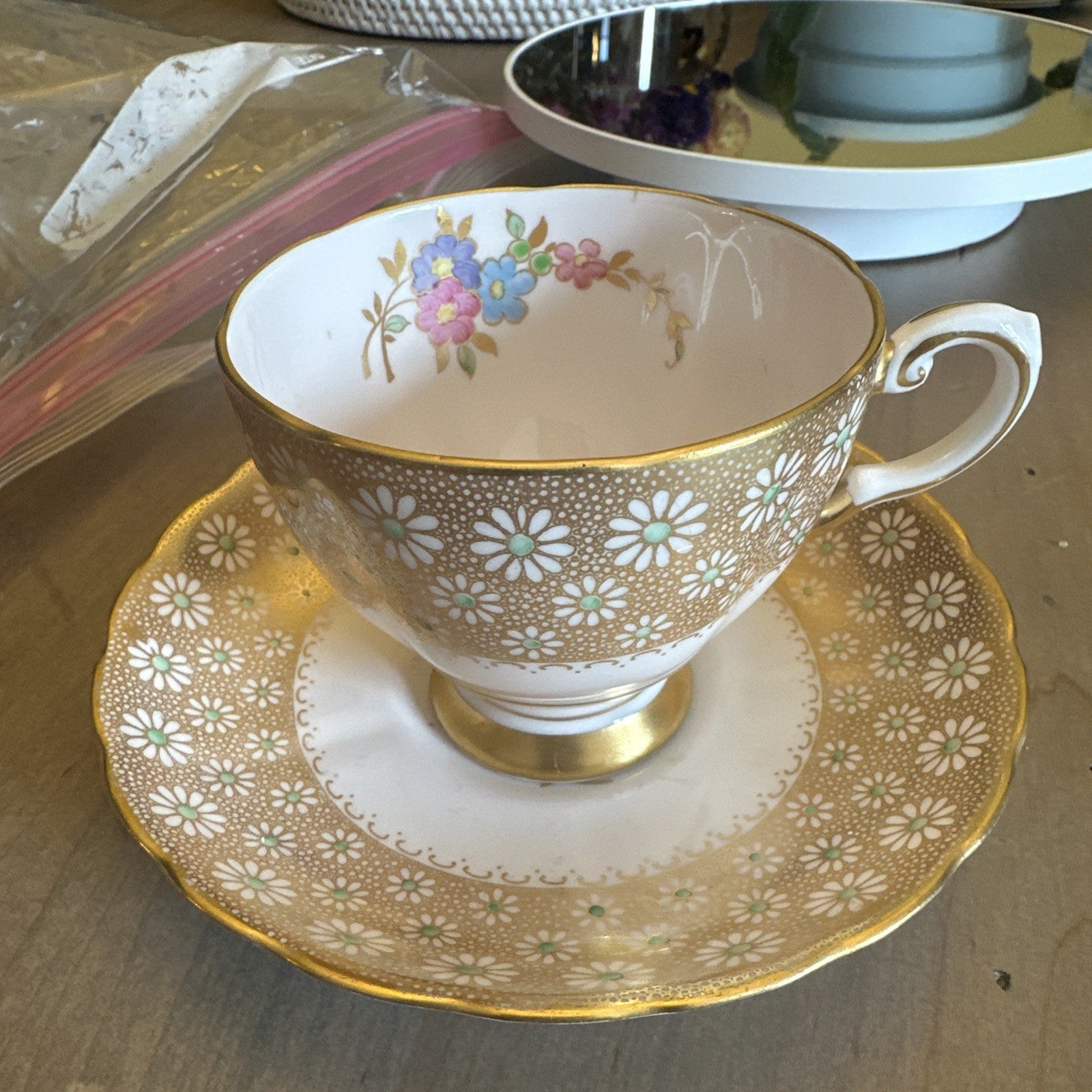 Tuscan England Fine Bone China Cup Saucer Daisies Daisy Pretty CHN 560