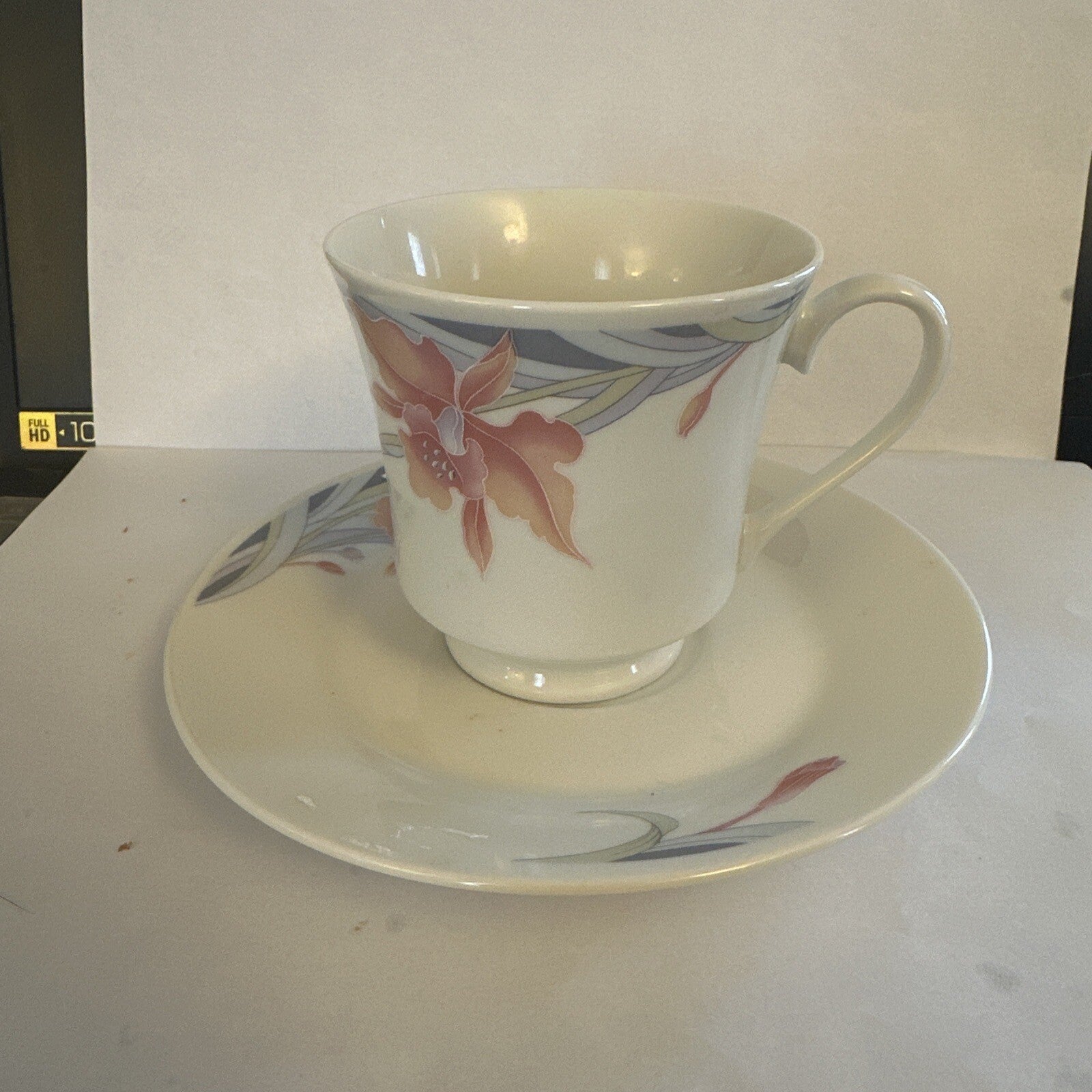Vintage Silverie Fine China Floral Tea Cup & Saucer0