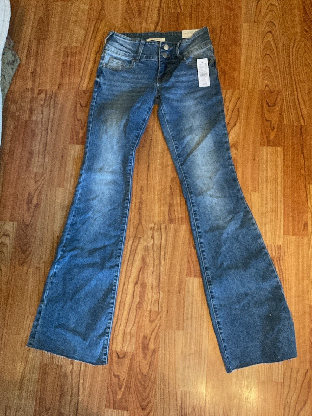 Pacific Sunwear Low Rise Distressed Medium Wash Jeans Size 24 Bin 31