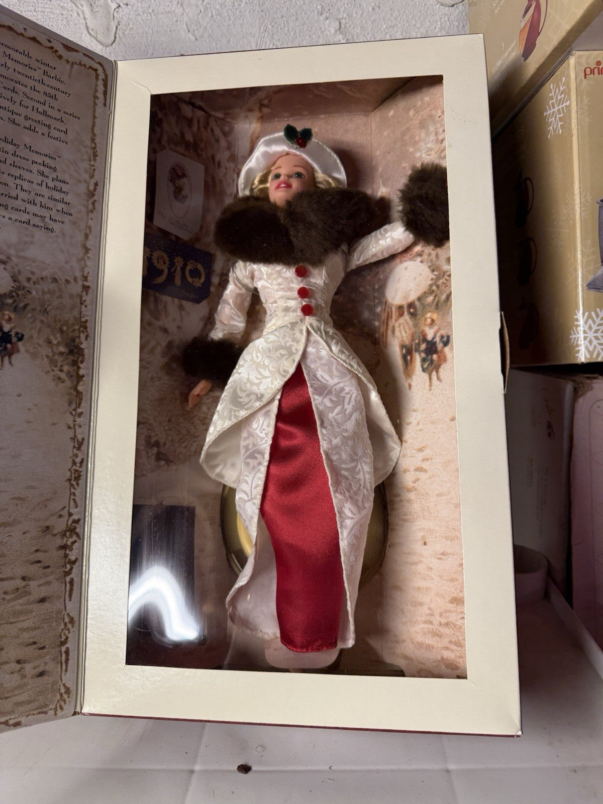 1995 Holiday Memories Barbie Hallmark Special Edition SHE 11