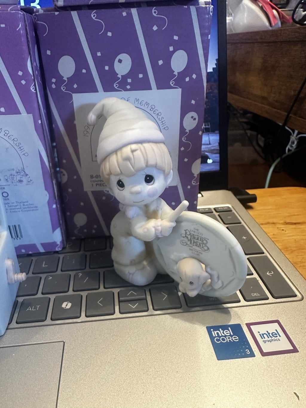 5 Precious Moments Member Only Figurines In Boxes B-0104 Through B-0108   XMAS2