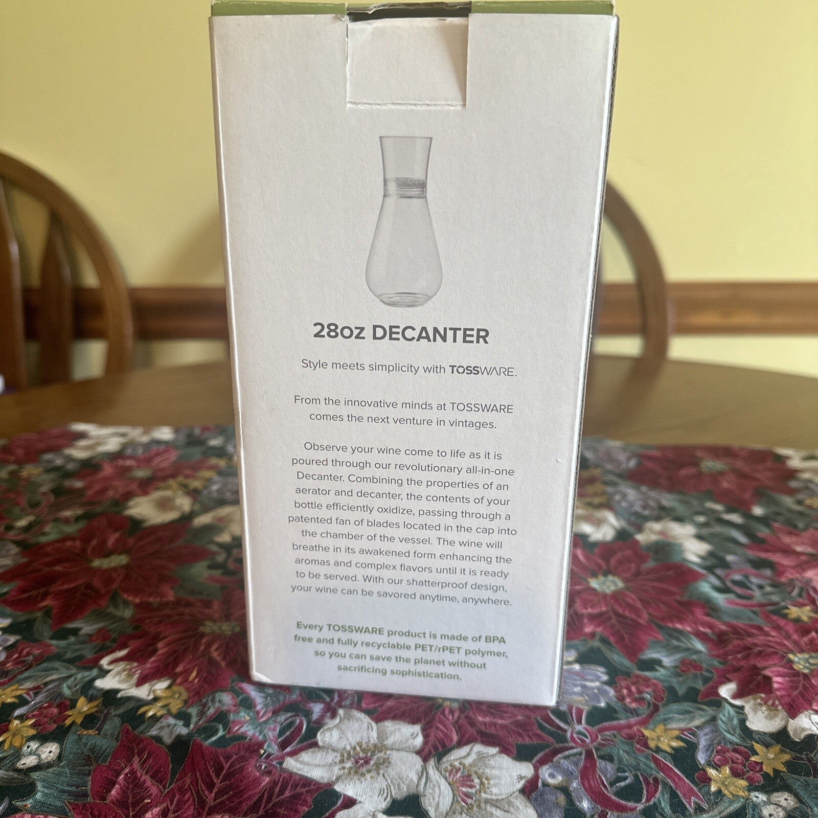 NEW TOSSWARE 28oz Clear Decanter Plus Aerator SHE 12