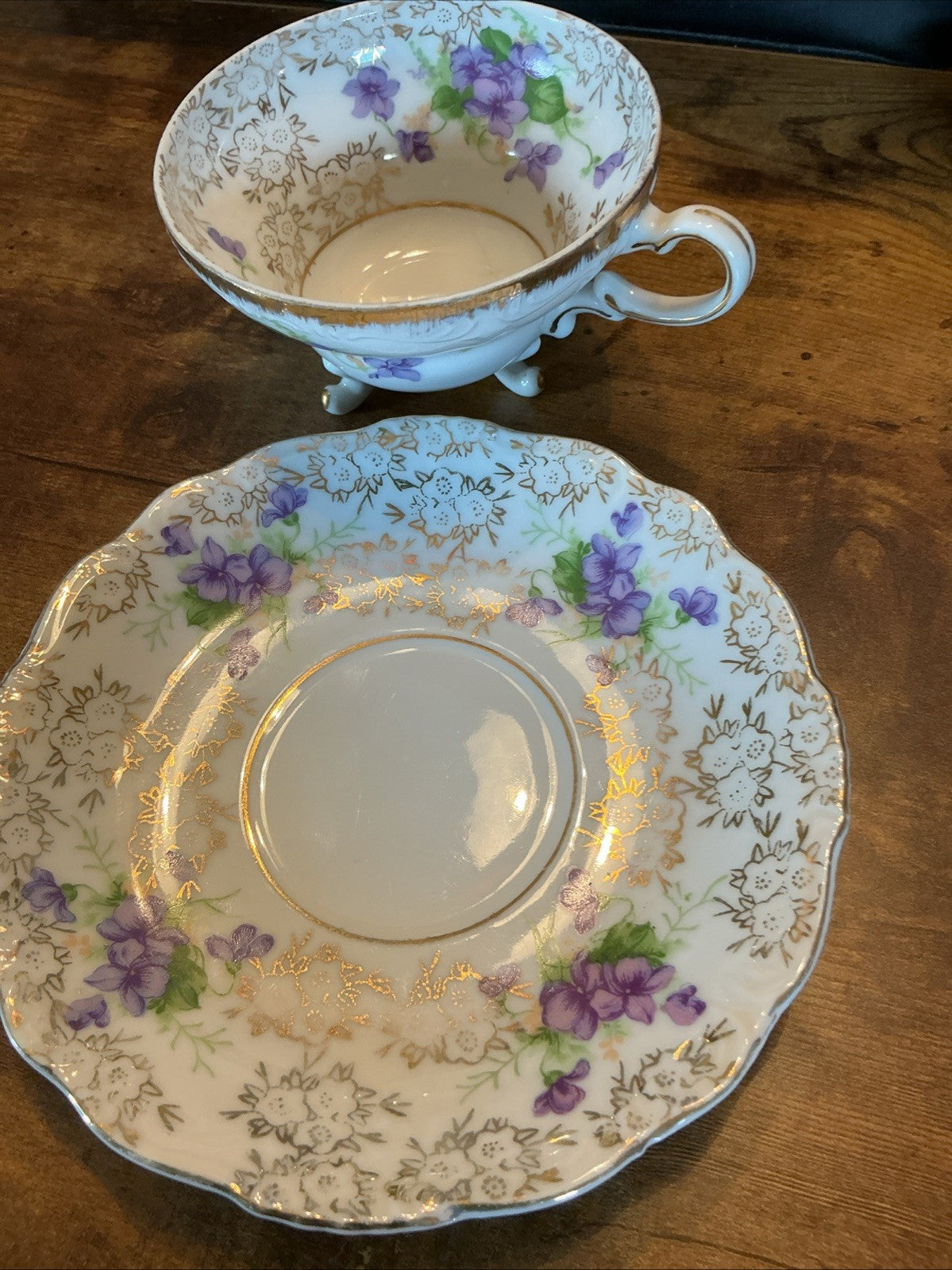VTG  3 Legged Teacup And Flowers Gold Edging China Cup And Saucer. CHN 20 WHT 11
