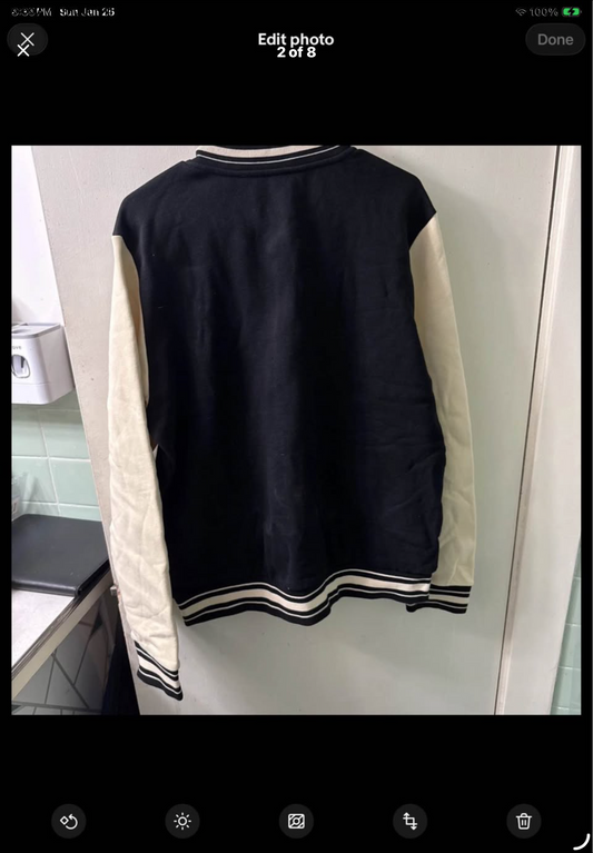 The Shawn Mendes  Jacket in Largesize is a stylish and versatile choice for casual occasions.