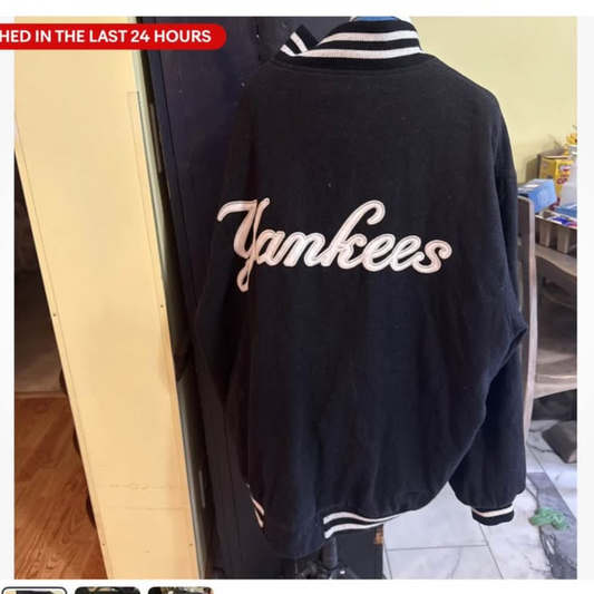 The  NY Yankees G-III Carl Banks MLB Varsity Wool Jacket in size XXXL is the perfect choice!