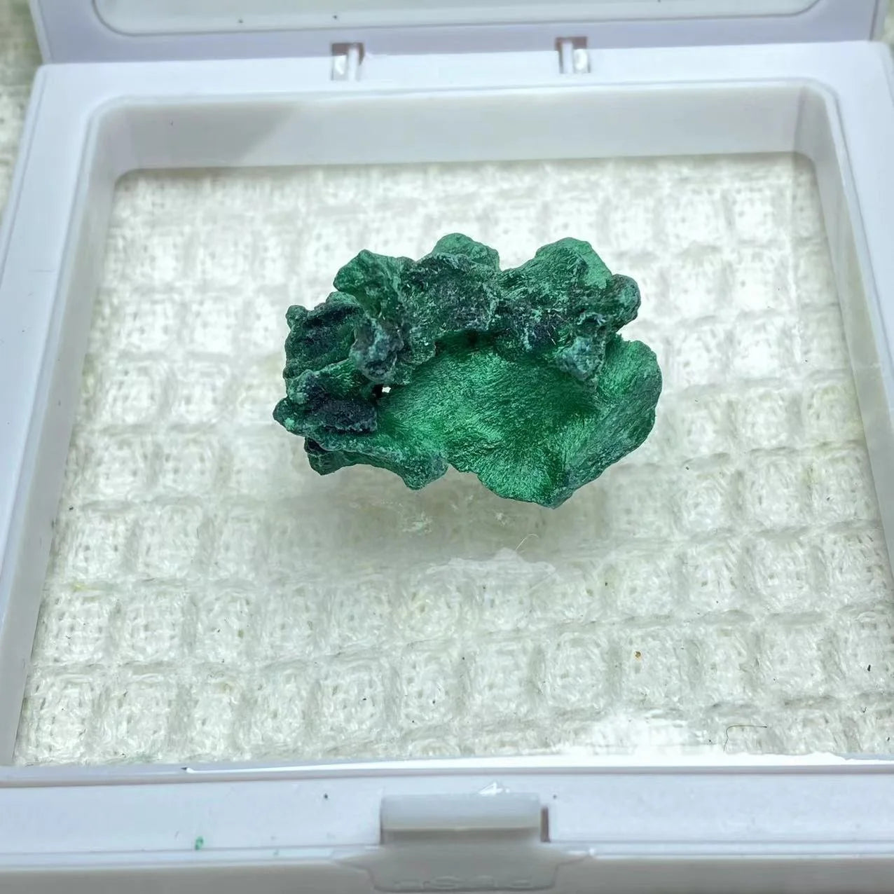 Wholesale Natural Malachite Mineral Specimens Green Flash Collection Display Decorative Gifts
