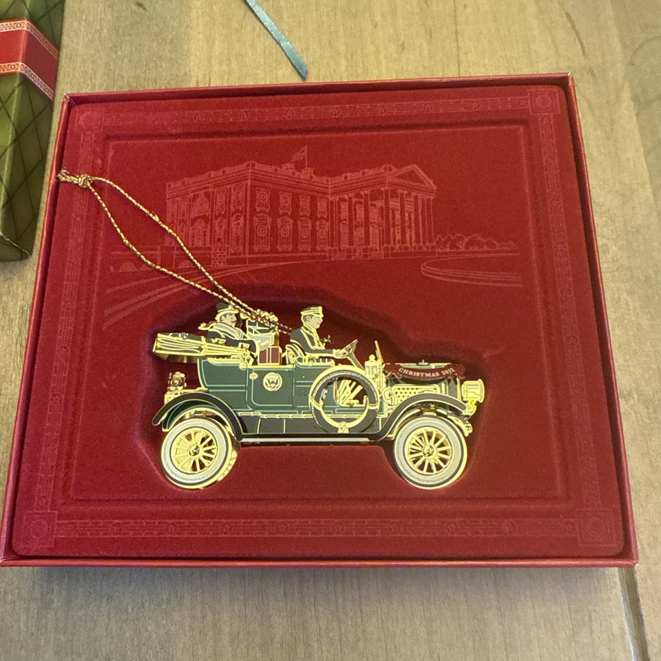 2012 WHITE HOUSE CHRISTMAS ORNAMENT W/BOX & Paperwork